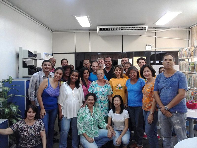 Equipe de Capelania Socioeducativa e demais participantes da Oficina de Mediação de Leitura (Degase)